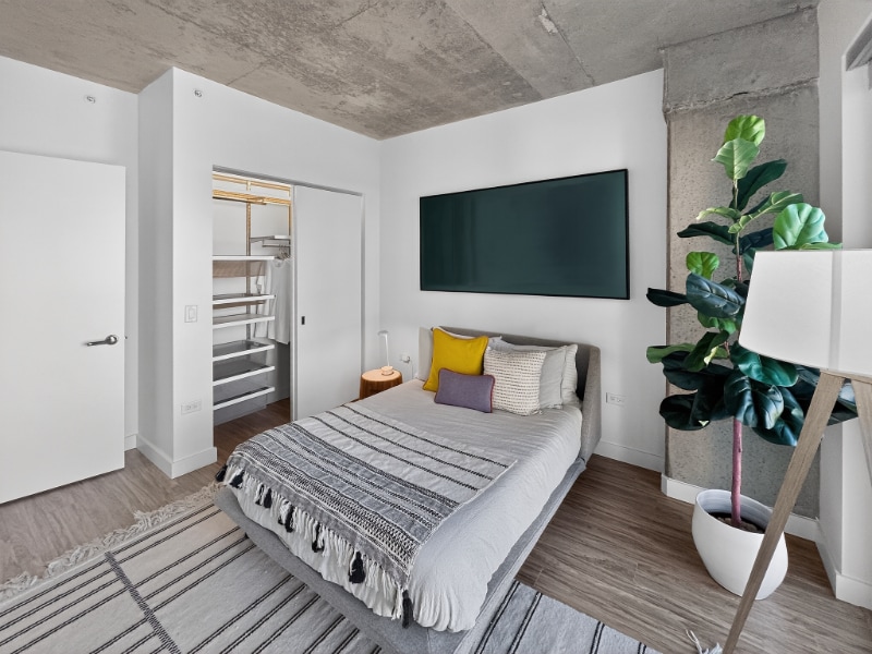 Building Photo - 167 N Desplaines St