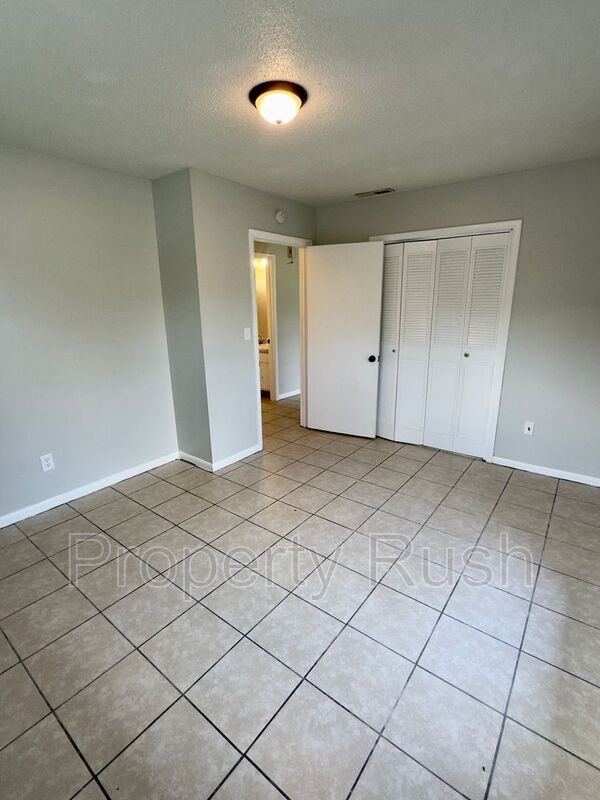 Building Photo - 1682 Hamlet Dr