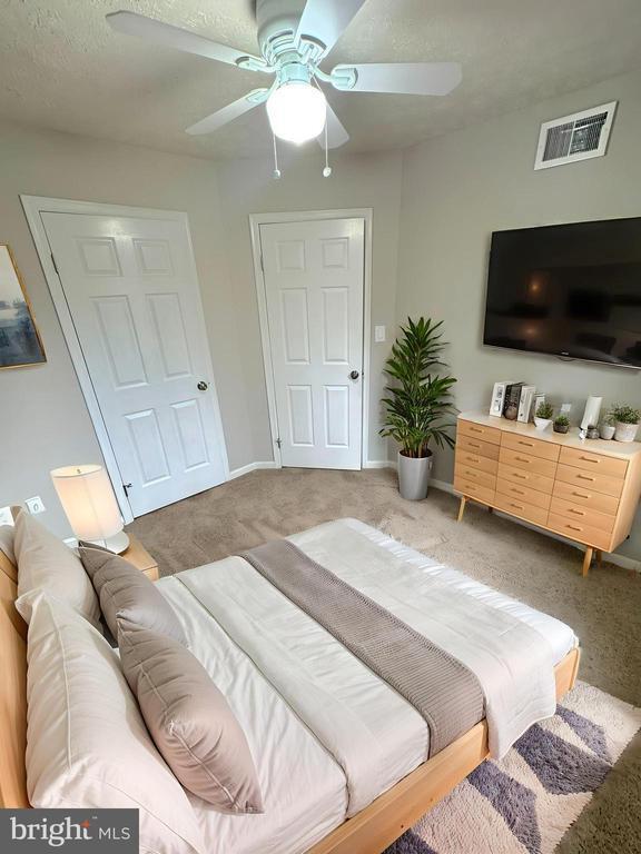 Building Photo - 2108 Commodore Ct