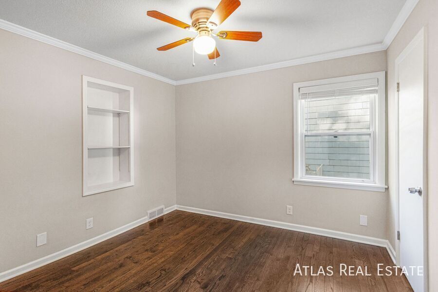 Building Photo - 5016 W 72nd St