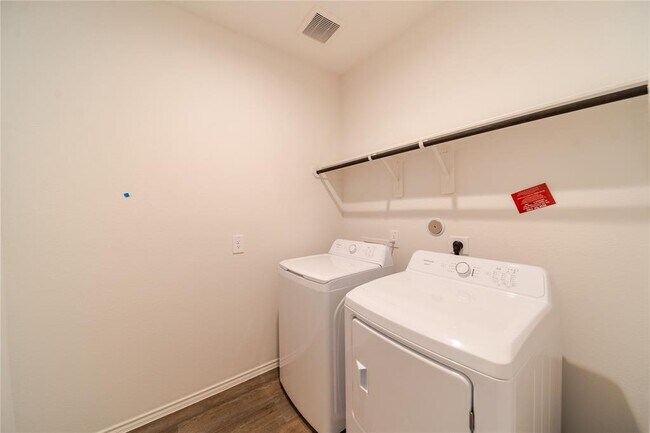 Building Photo - 30831 Khepri Ct