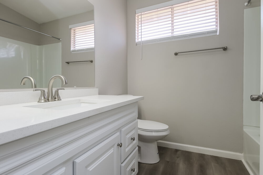 Building Photo - 1968 N Lexington Dr