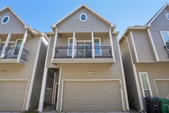 Building Photo - 902 W 20th St