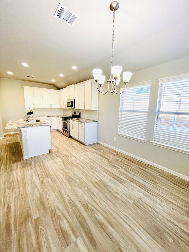 Building Photo - 934 Golden Willow Ln