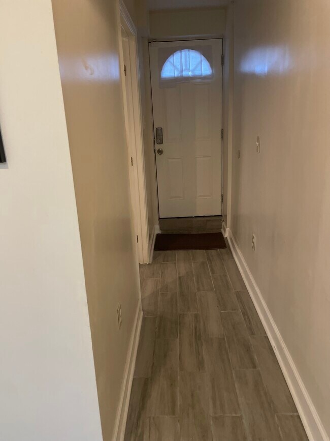 Building Photo - 5446 C St SE