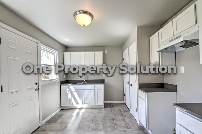 Building Photo - 1228 Aetna St