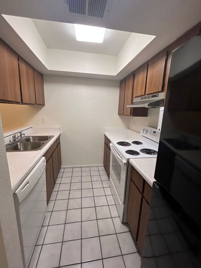 Building Photo - Welcome Home to El Diablo Apartments – 1 B...