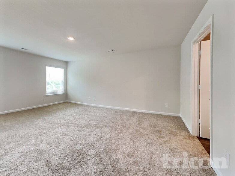 Building Photo - 1392 Deutz Dr