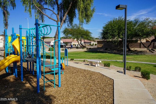 Building Photo - 898 E Monterey St