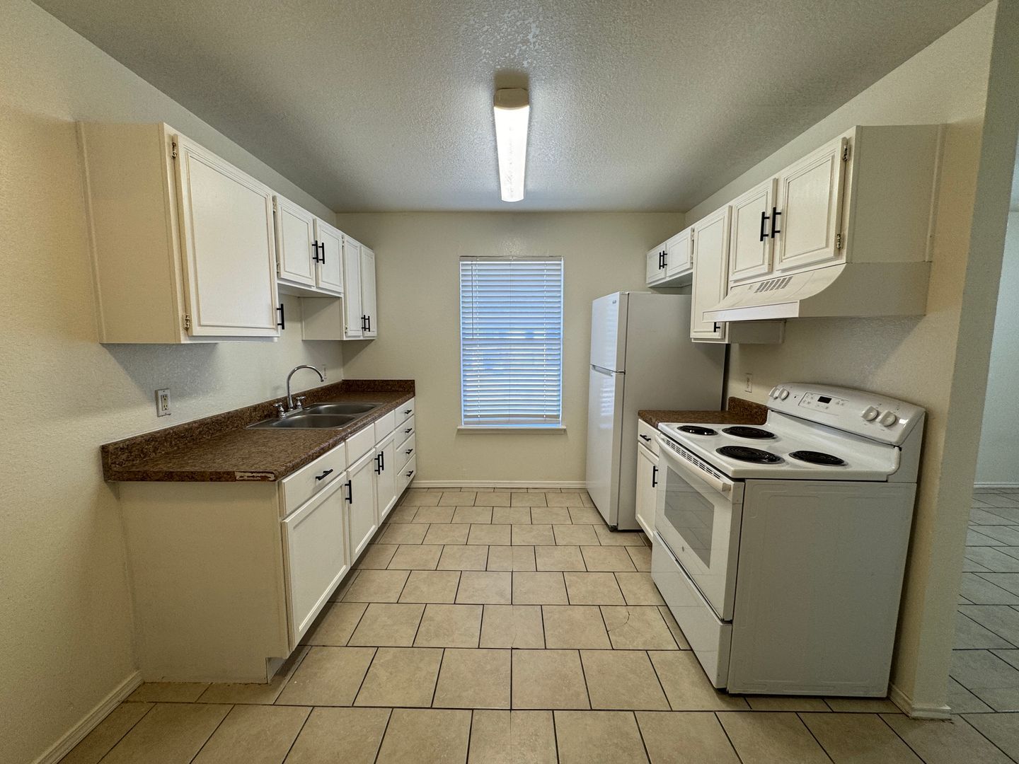 Building Photo - 1705 Cedarhill Dr