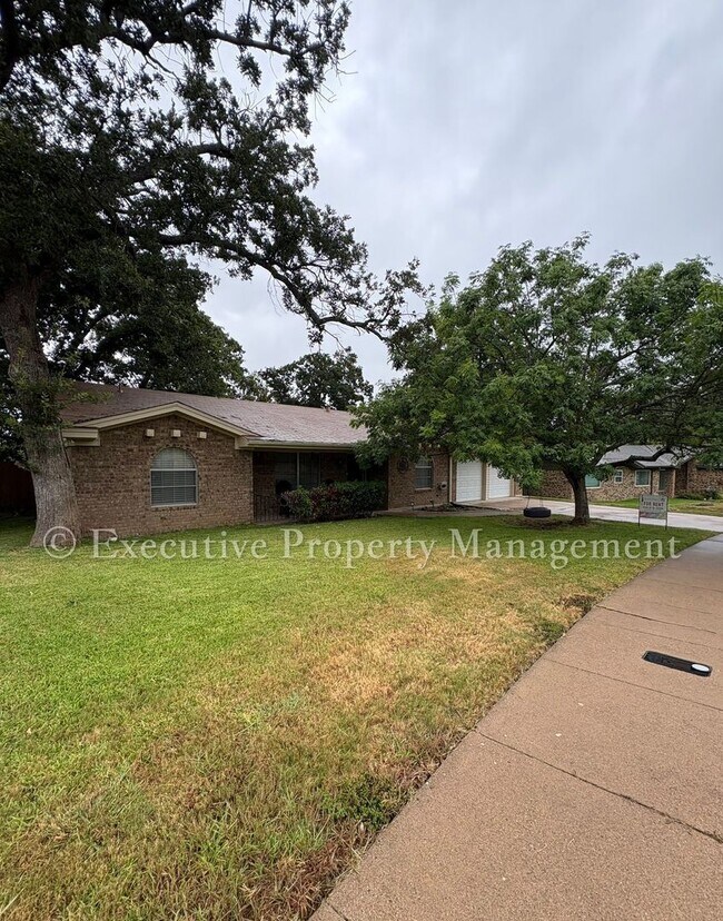 Building Photo - 410 Jeffery Lane, Copperas Cove, TX 76522