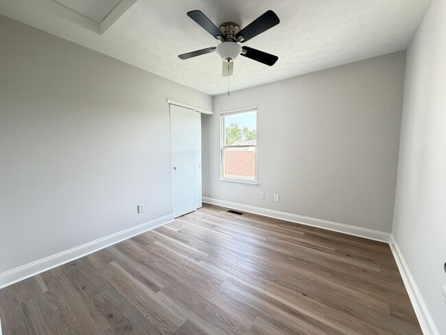 Building Photo - 6611 Hunters Creek Blvd