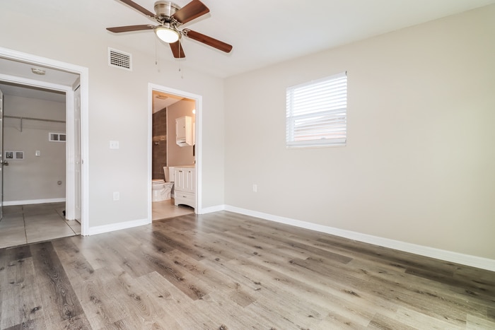 Building Photo - 2250 Norman Dr