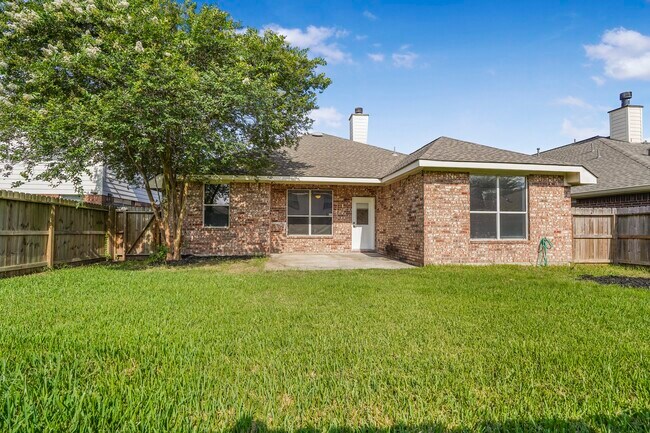 Building Photo - 18134 Stone Trail Manor Dr