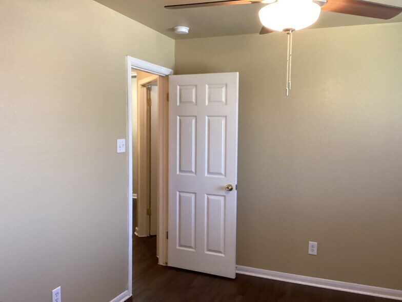 Building Photo - 3608 Cheyenne St