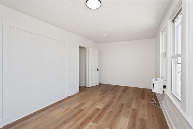 Building Photo - 348-350 Wyoming Street