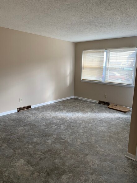 Building Photo - 20 N Chalfant Rd