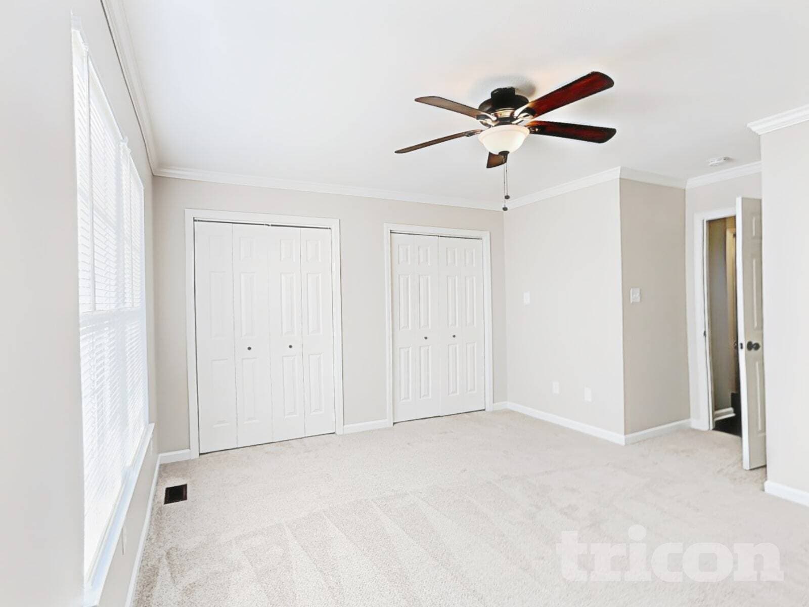 Building Photo - 137 Deercroft Dr