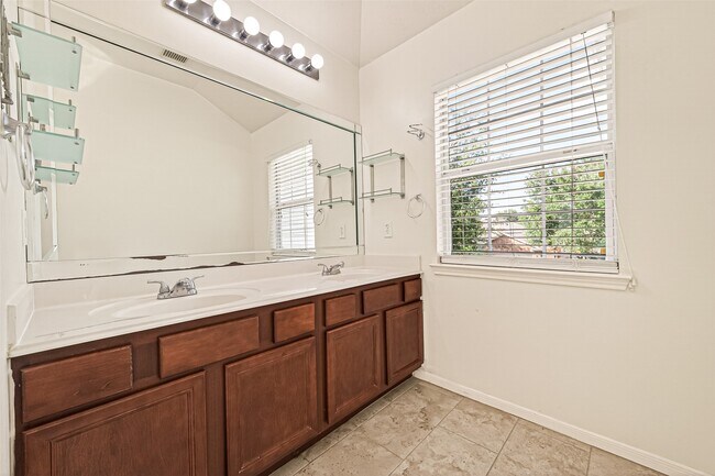 Building Photo - 25135 Florina Ranch Dr