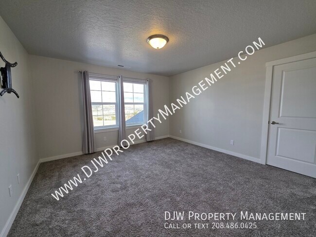 Building Photo - 2351 E Danzee Dr