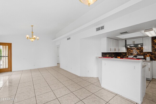 Building Photo - 12290 Tierra Bella Dr