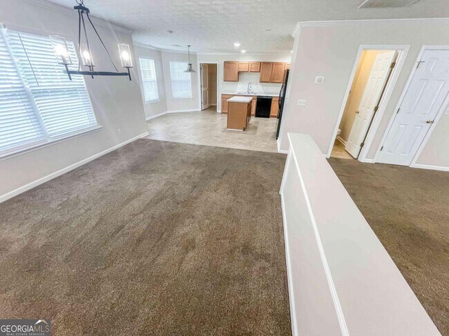 Building Photo - 6205 Tree Ridge Dr N W