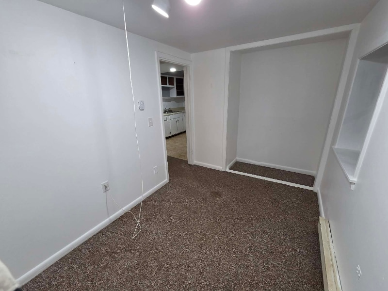 Building Photo - 304 US-2