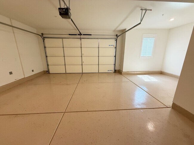Building Photo - 6705 Aliso Valley Way