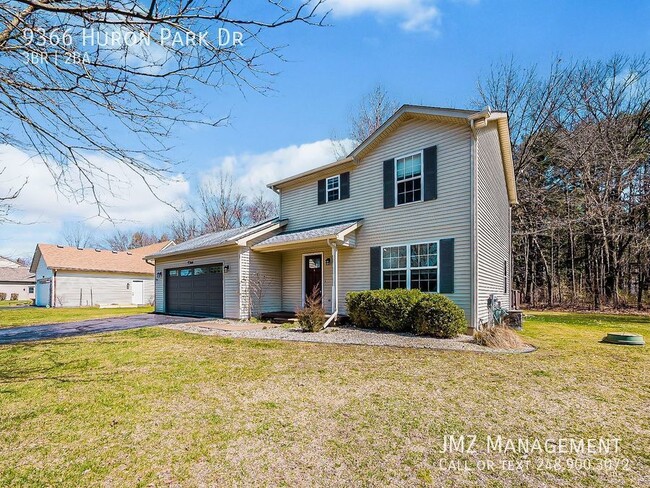 Building Photo - Beautiful Home in Hamburg Twp