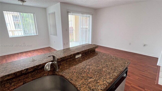 Building Photo - 771 N Pine Island Rd