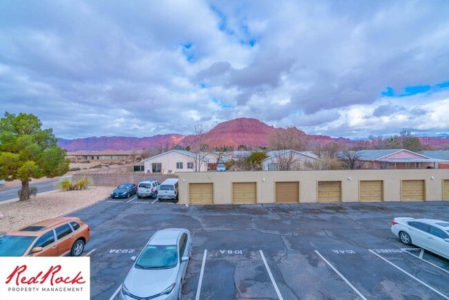 Building Photo - Dog Friendly! Great 2 Bedroom, 2 Bathroom ...