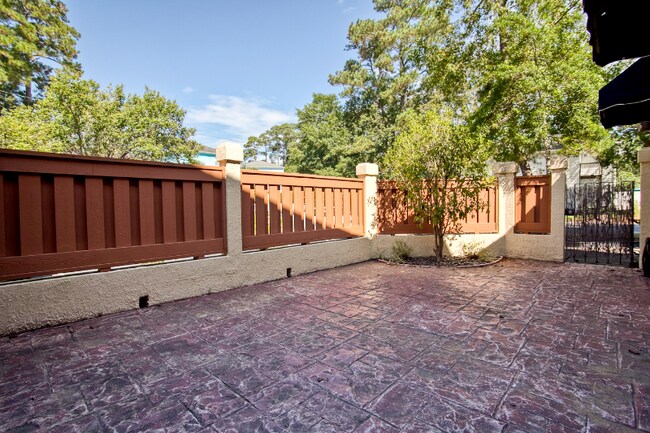 Building Photo - 617 13th Ave S