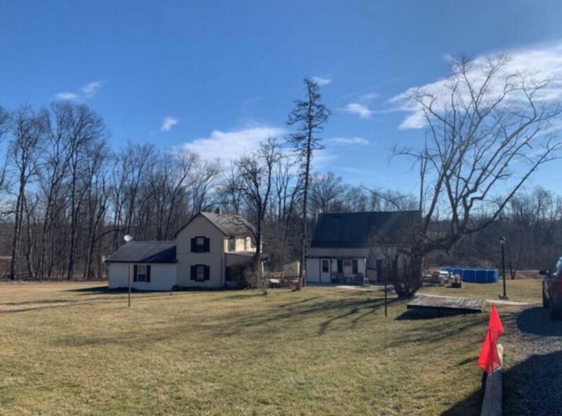 Building Photo - 389 Weinsteiger Rd