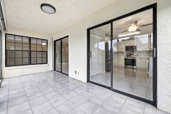 Building Photo - 3357 Jog Park Dr