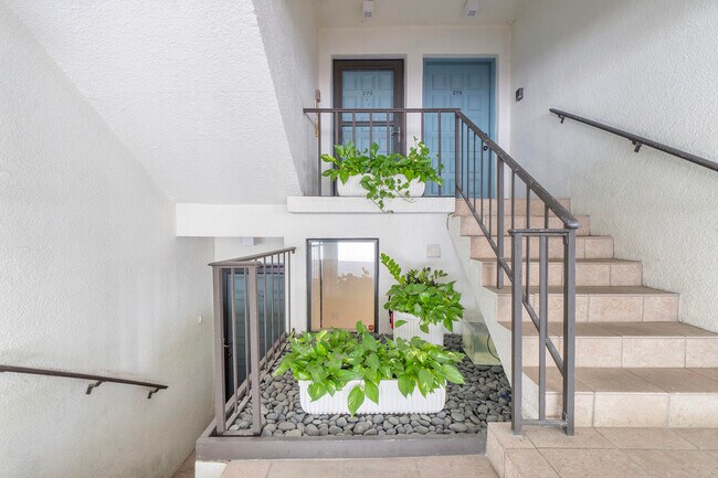 Building Photo - 250 S Ocean Blvd