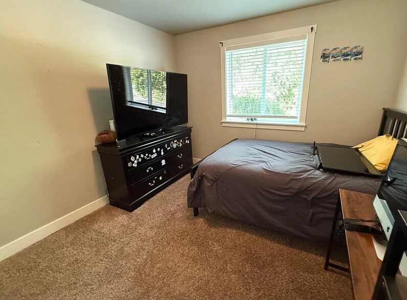 Building Photo - 12 N 450 W