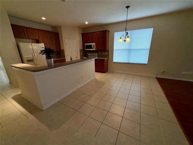 Building Photo - 8556 Lake Windham Ave