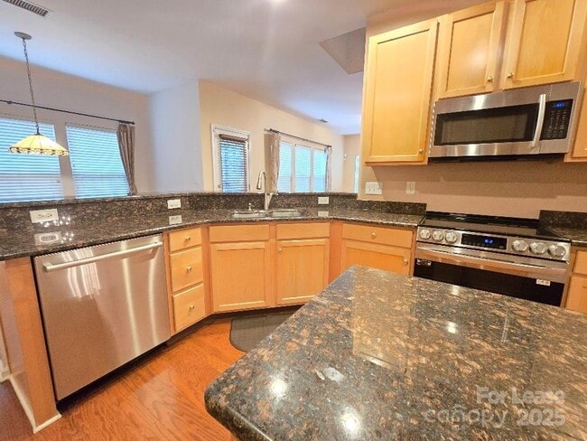 Building Photo - 8221 Brookings Dr