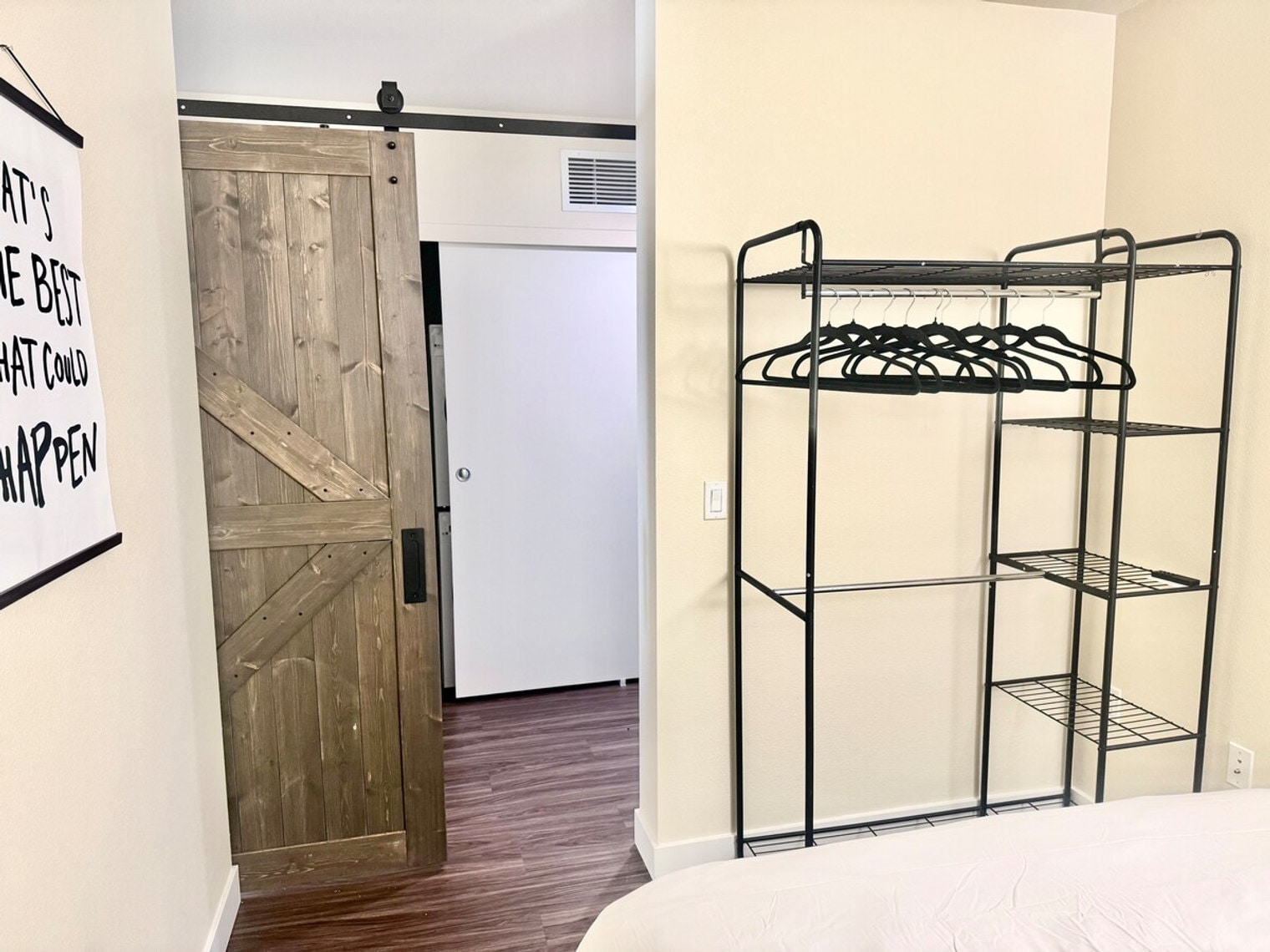 Building Photo - 11011 NE 9th St