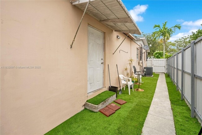 Building Photo - 20200 SW 117th Ave