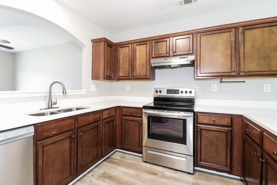 Building Photo - 2249 Baywood Tree Ln SW