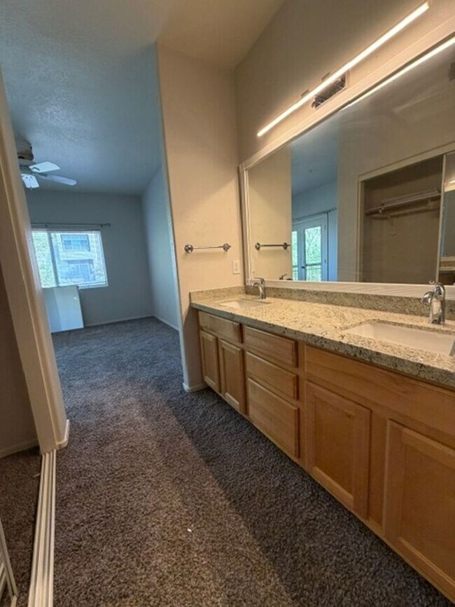Building Photo - 7021 E Earll Dr