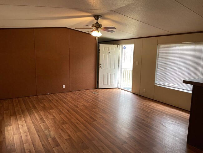 Building Photo - 3 BED, 2 FULL BATH MOBILE HOME IN DENTON, ...