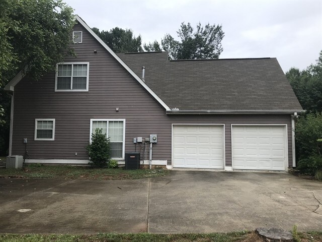 Building Photo - 92 Mosswood Ct