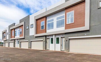 Building Photo - 3109 N 39th St