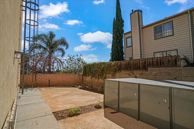 Building Photo - Newly Built 4 Bedroom 3.5 Bath Home in Sylmar