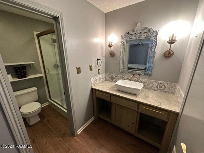 Building Photo - 3 bed, 2 bath townhouse AVAILABLE NOW!!!
