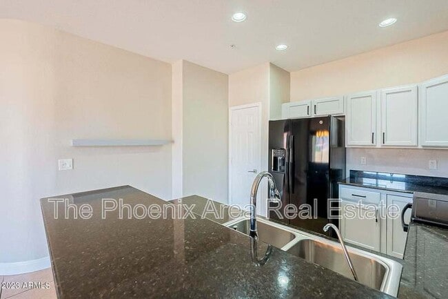 Building Photo - 7601 E Roosevelt St