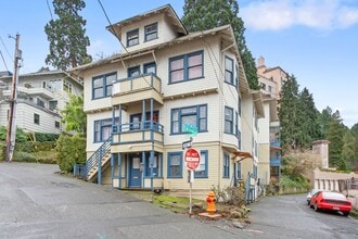 Building Photo - Large Studio apt close in SW! Pets OK!
