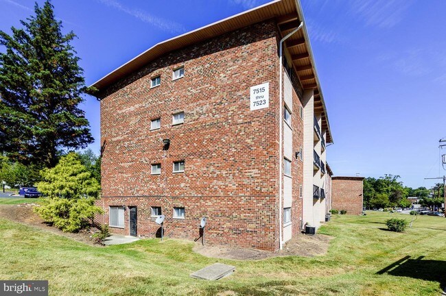 Building Photo - 7523 Riverdale Rd